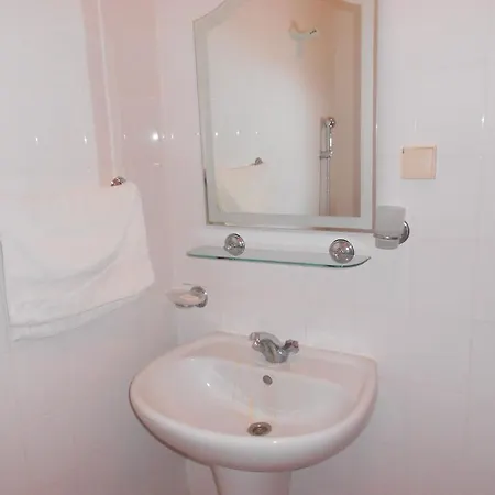 Klas Hotel